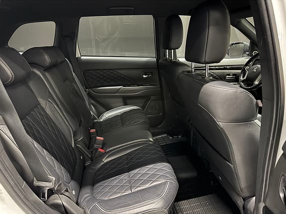 Mitsubishi Outlander - Thumbnail 15