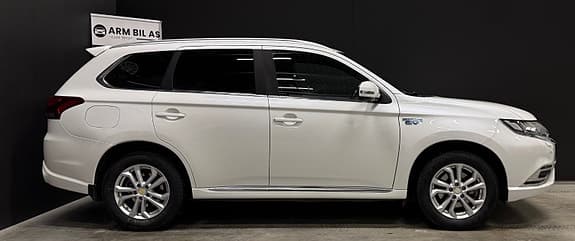 Mitsubishi Outlander - Thumbnail 4