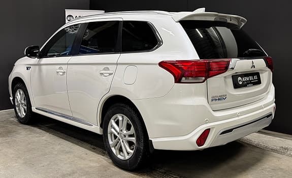 Mitsubishi Outlander - Thumbnail 10