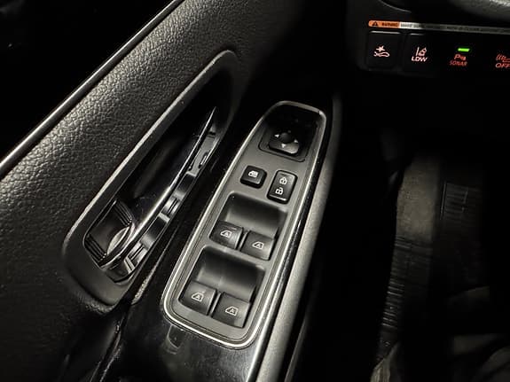 Mitsubishi Outlander - Thumbnail 28