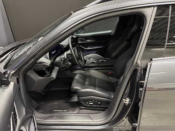 Porsche Taycan Cross Turismo - Thumbnail 12