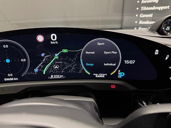 Porsche Taycan Cross Turismo - Thumbnail 33