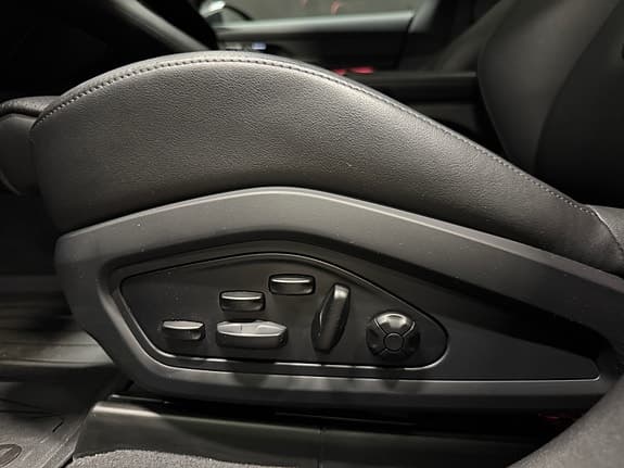 Porsche Taycan Cross Turismo - Thumbnail 39