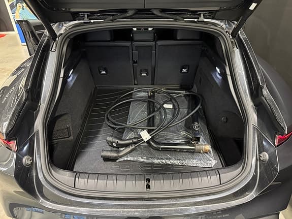 Porsche Taycan Cross Turismo - Thumbnail 40