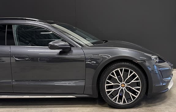 Porsche Taycan Cross Turismo - Thumbnail 5
