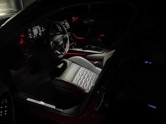 Audi e-tron GT RS - Thumbnail 16