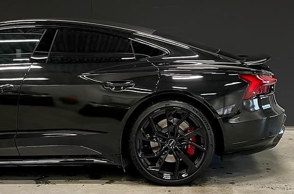 Audi e-tron GT RS - Thumbnail 12