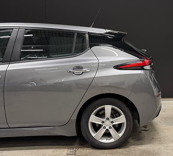 Nissan Leaf - Thumbnail 8