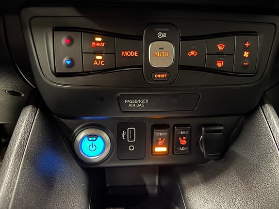 Nissan Leaf - Thumbnail 24