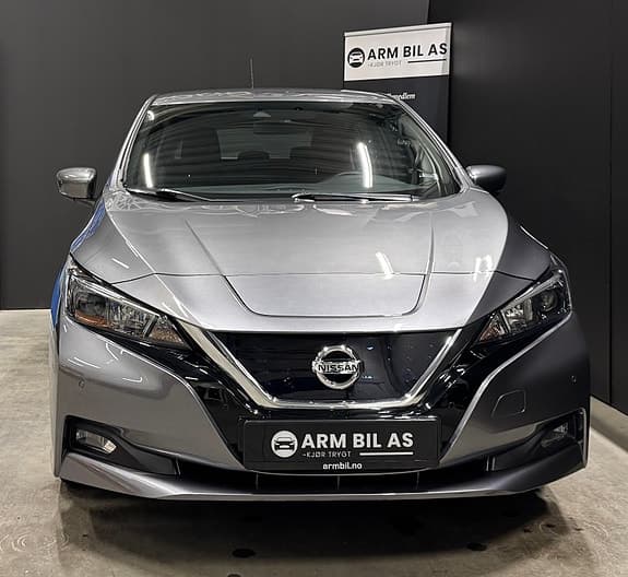 Nissan Leaf - Thumbnail 2